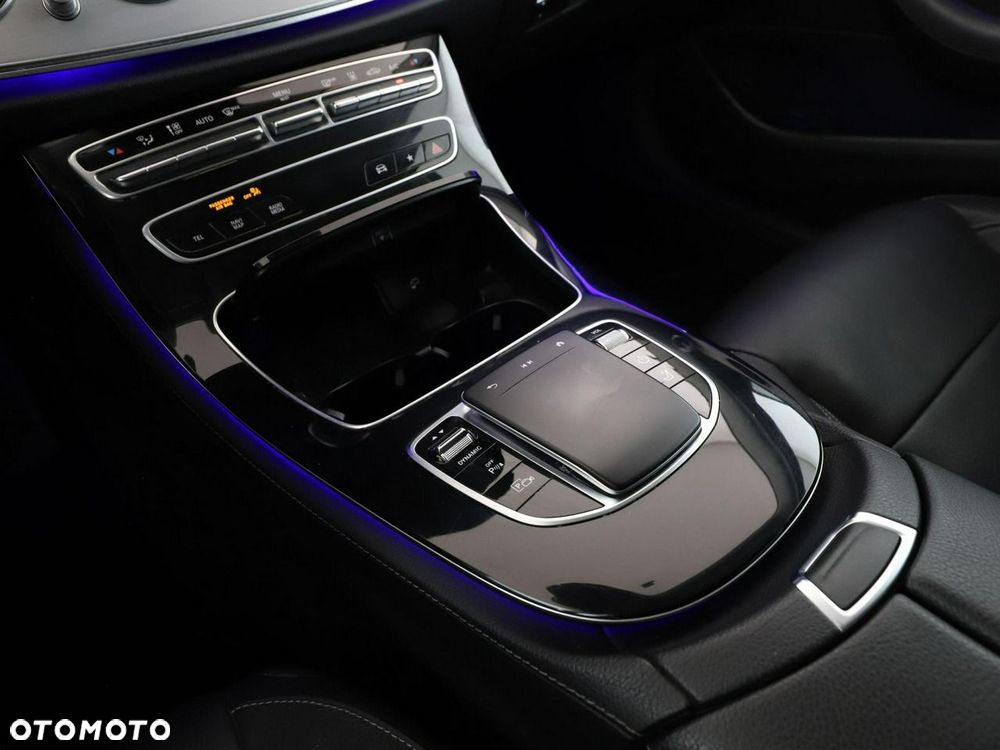 Mercedes-Benz Klasa E 300 de Avantgarde - 34