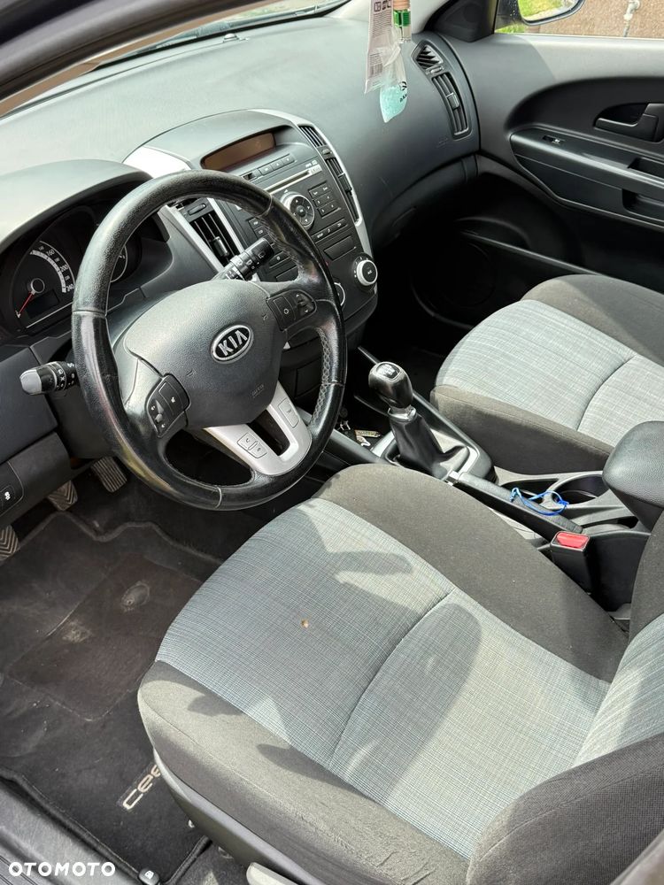 Kia Ceed - 6