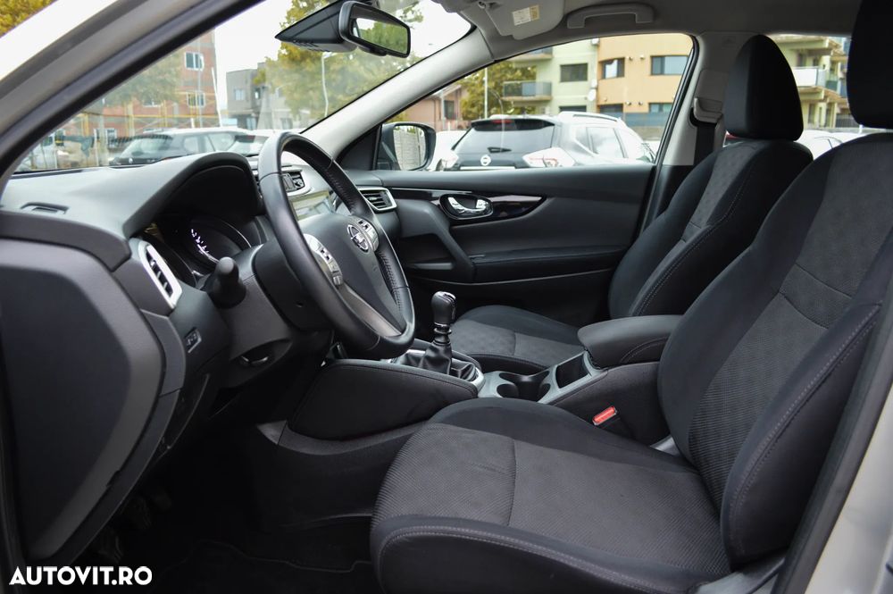 Nissan Qashqai 1.5 DCI N-Connecta - 25