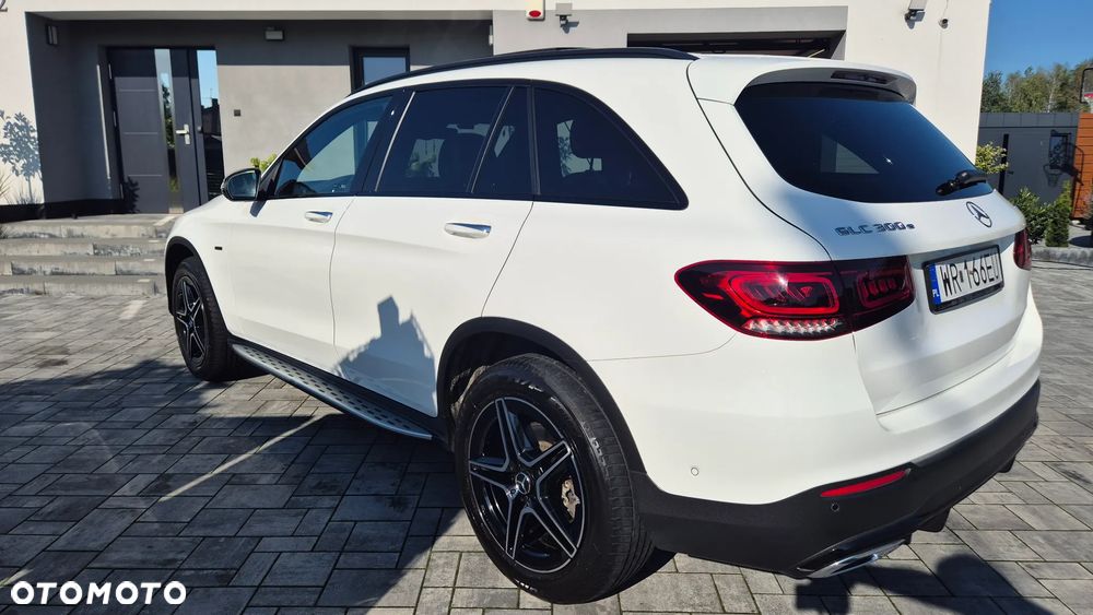 Mercedes-Benz GLC 300 e 4-Matic Business Edition - 24
