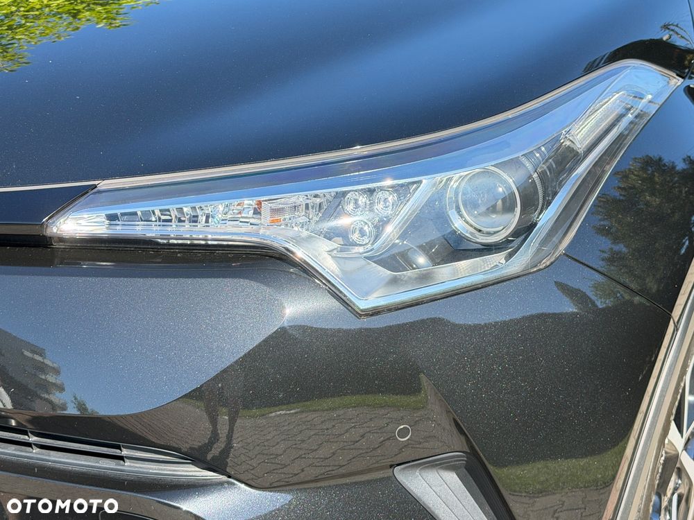 Toyota C-HR 1.2 Turbo Team Deutschland - 11