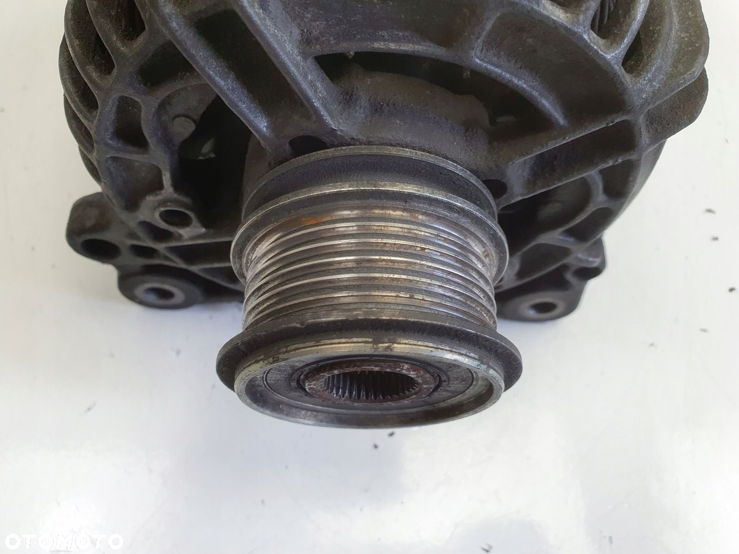Audi TT 1.8 T ALTERNATOR bosch 028903028E 120A - 4