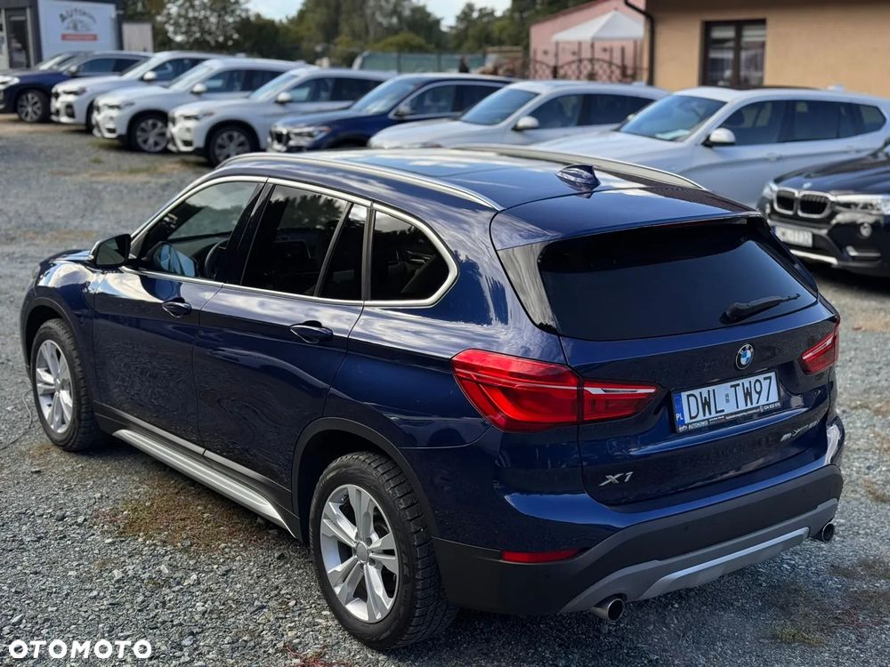 BMW X1 xDrive25i Advantage - 10