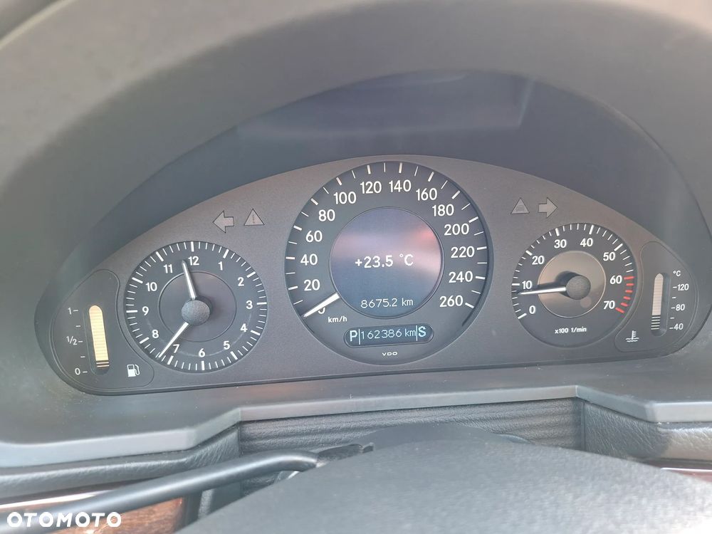Mercedes-Benz Klasa E 200 Kompressor Automatik Classic - 33