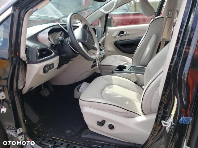 Chrysler Pacifica - 18