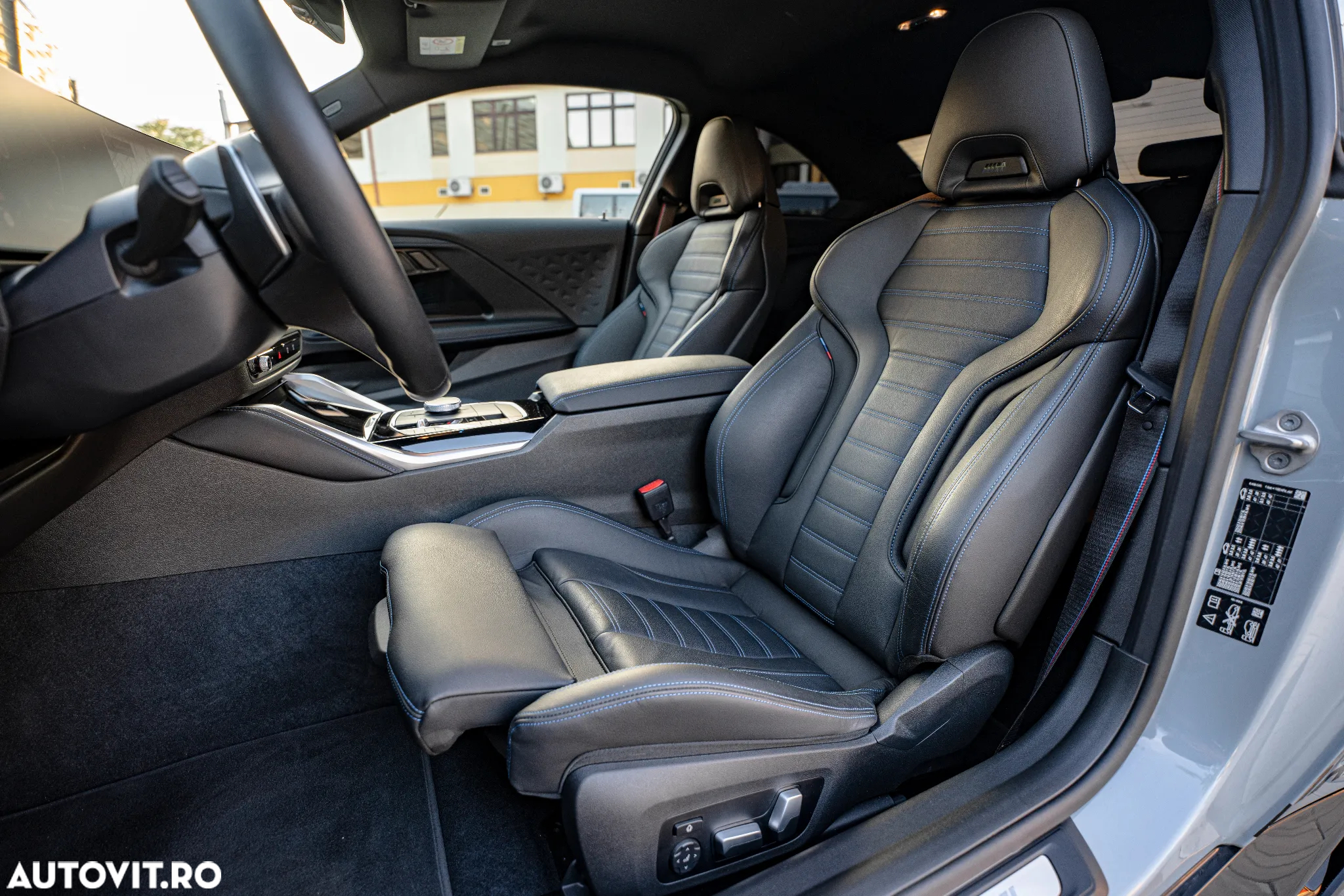 BMW M2 M240i xDrive AT - 31