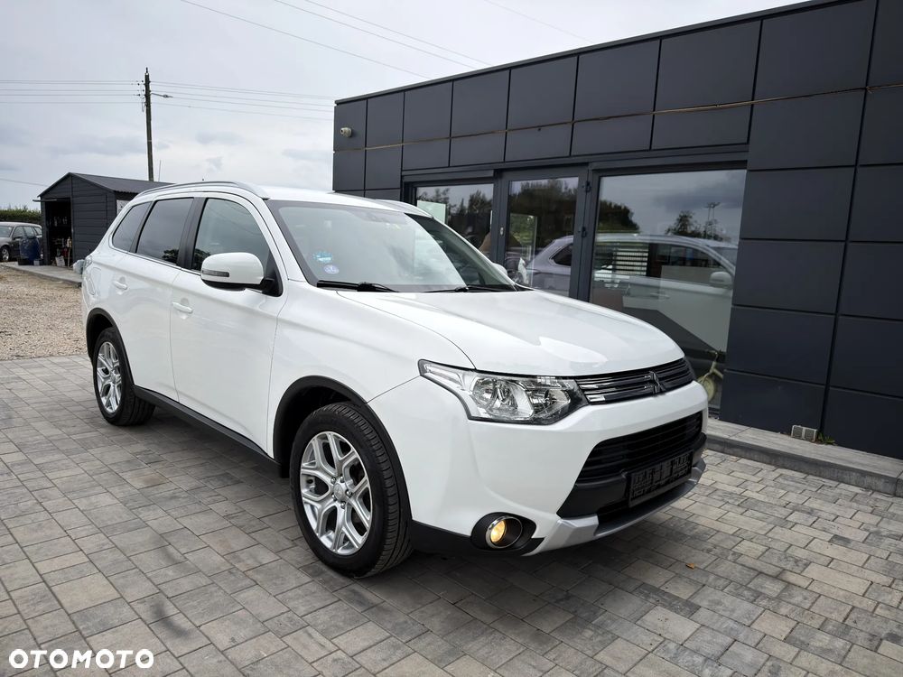 Mitsubishi Outlander Instyle NAVI + - 12