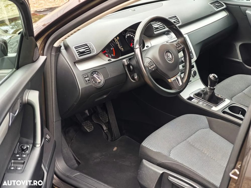 Volkswagen Passat Variant 1.6 TDI BlueMotion Technology Trendline - 12