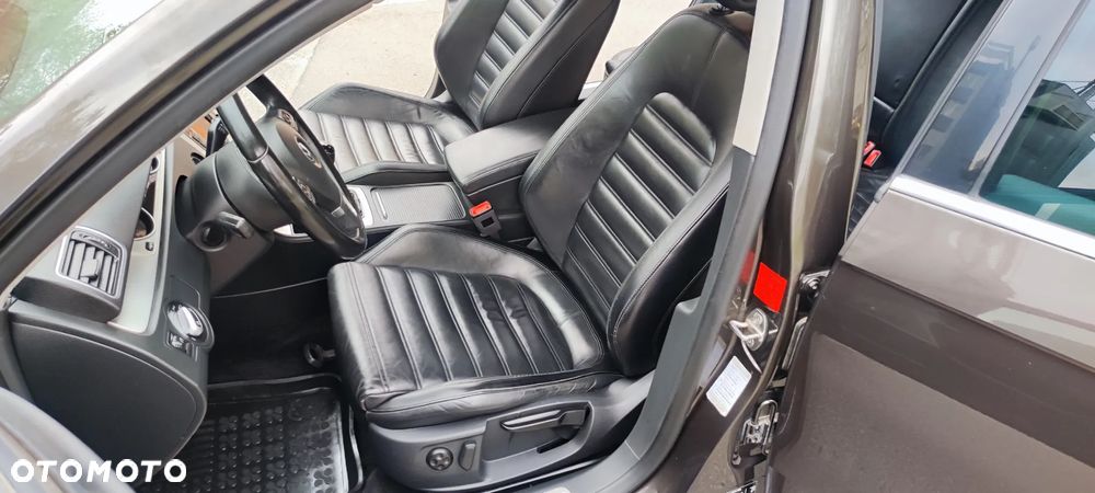 Volkswagen Passat Variant 2.0 TDI BlueMotion Technology Highline - 13