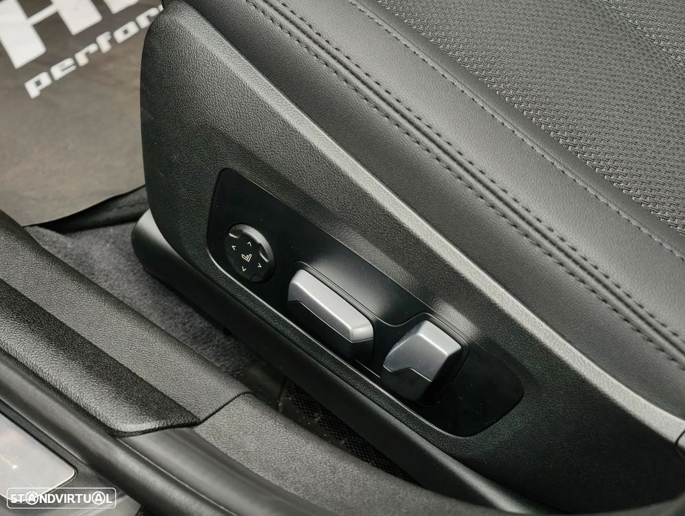 BMW 318 d Pack M Auto - 26