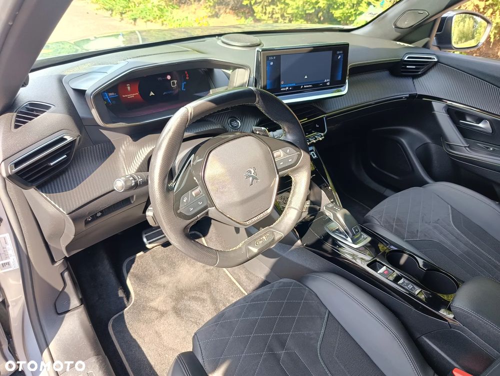 Peugeot 2008 PureTech 155 EAT8 GT - 25