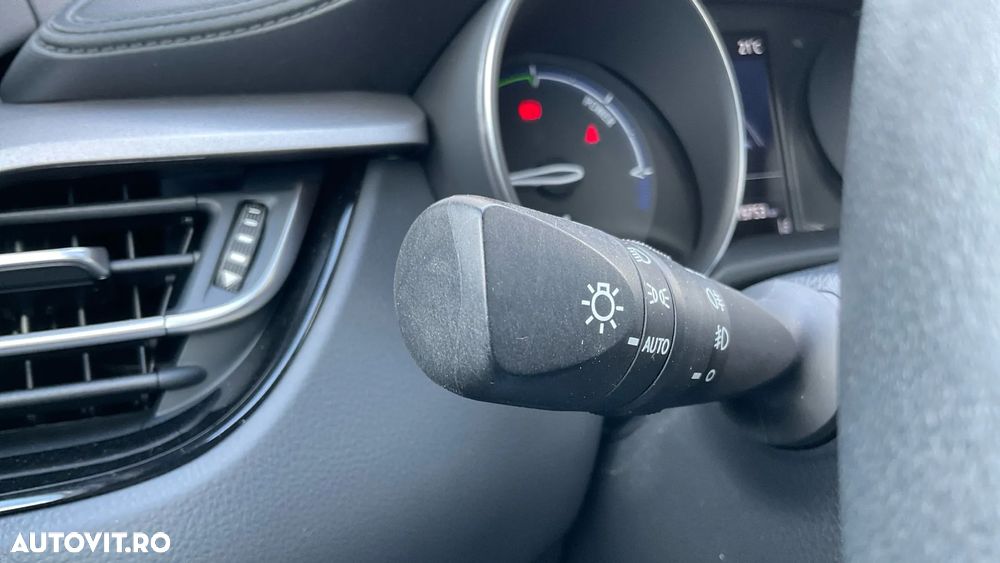 Toyota C-HR 1.8 HSD 122 CP 4x2 CVT Core - 32