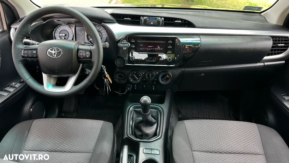 Toyota Hilux 2.4D 150CP 4x4 Double Cab 6MT Style - 18