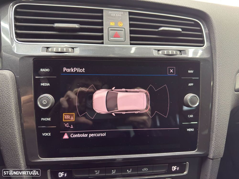 VW Golf 1.6 TDI Confortline DSG - 28