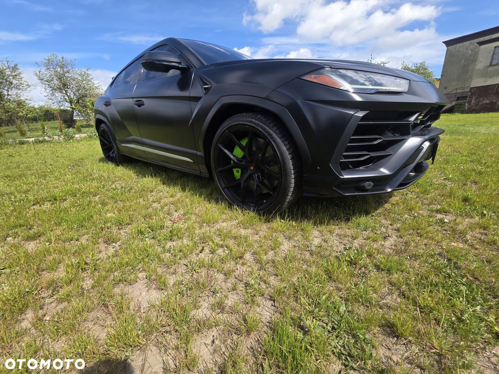 Lamborghini Urus - 10
