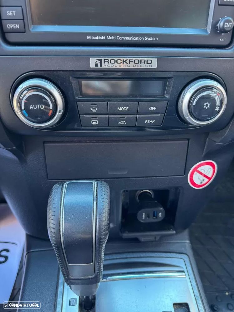 Mitsubishi Pajero 3.2 DI-D Auto Instyle - 13