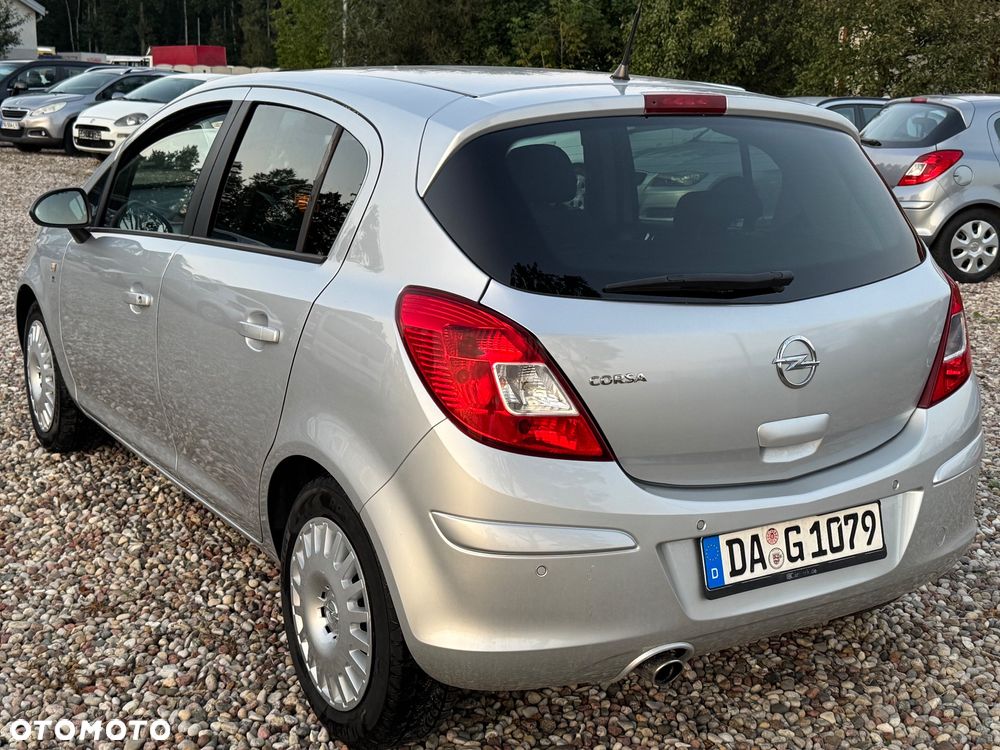 Opel Corsa 1.4 16V 150 Jahre - 10