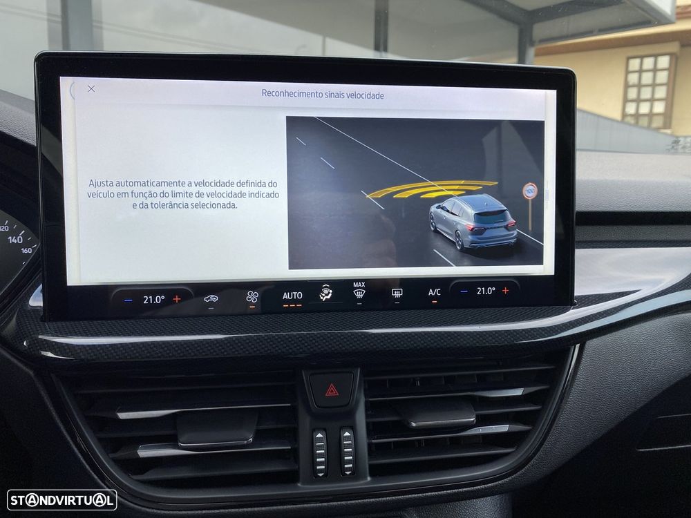 Ford Focus 1.0 EcoBoost MHEV ST-Line - 39