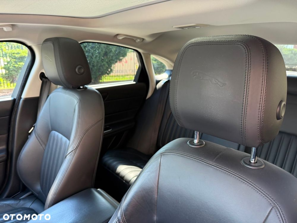 Jaguar XF 2.0 i4D Prestige - 23