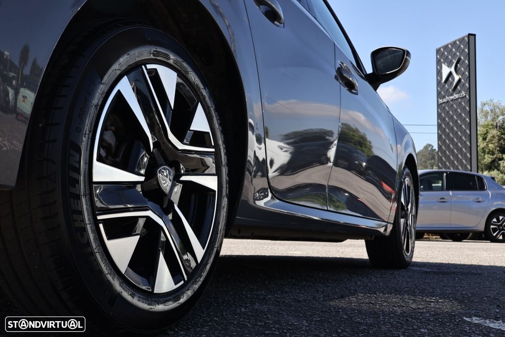 Peugeot 208 1.2 PureTech Allure - 5