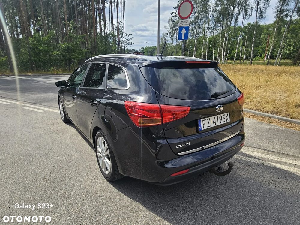 Kia Ceed 1.6 GDI Dream Team Edition - 4