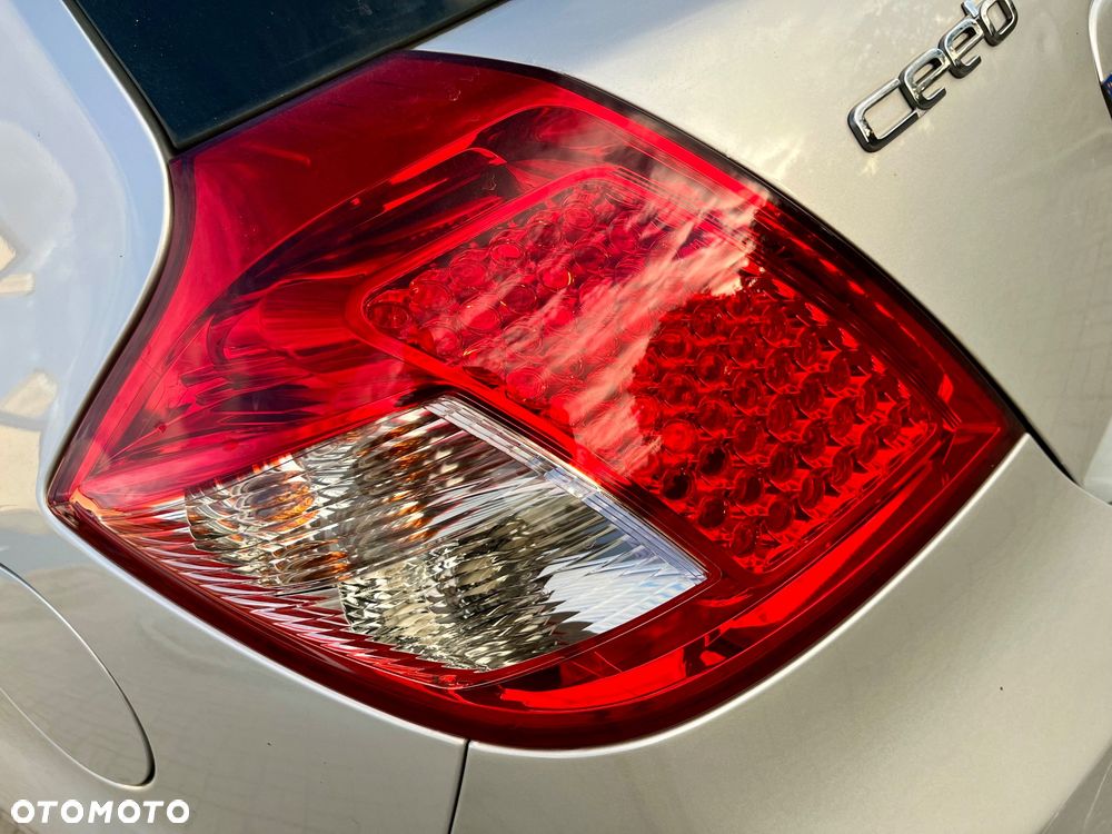 Kia Ceed 1.4 CVVT Attract - 26