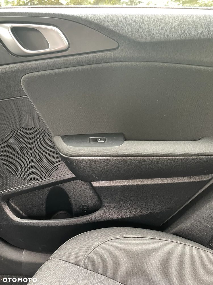 Kia Ceed 1.5 T-GDI M - 22