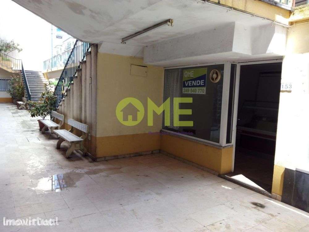 Loja perto do Santuário de Fátima - Grande imagem: 5/6