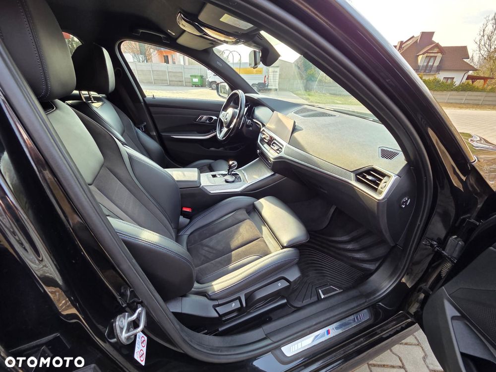 BMW Seria 3 320d xDrive Edition M Sport Shadow - 14