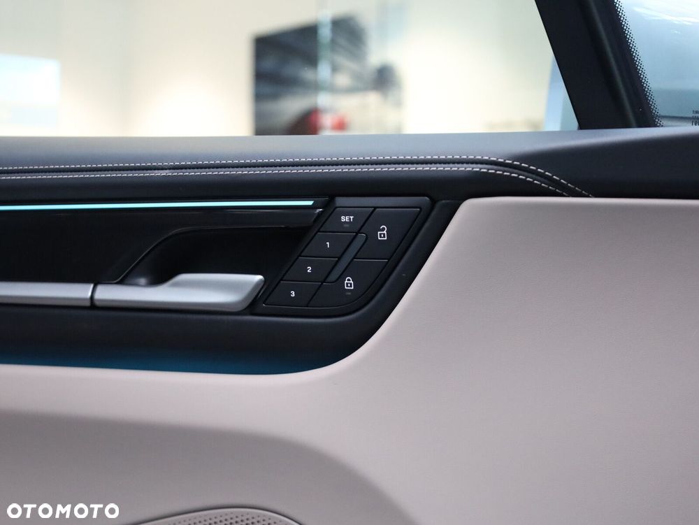 Porsche Macan - 18