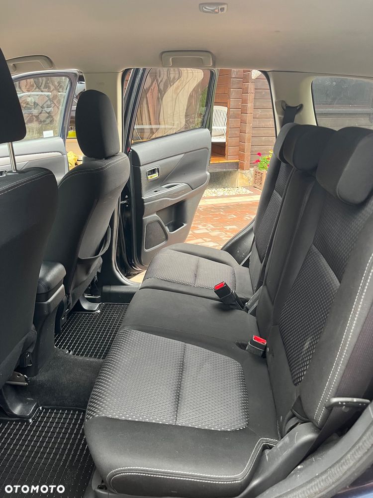 Mitsubishi Outlander - 15