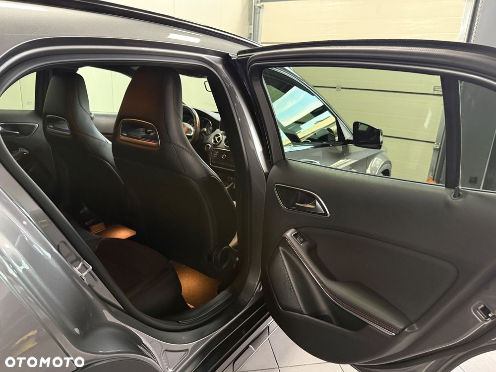 Mercedes-Benz GLA 250 4-Matic - 23