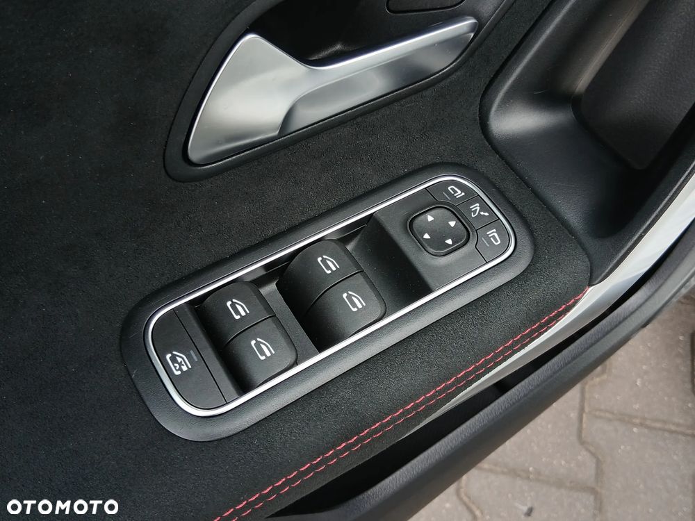 Mercedes-Benz Klasa A 200 AMG Line 7G-DCT - 18