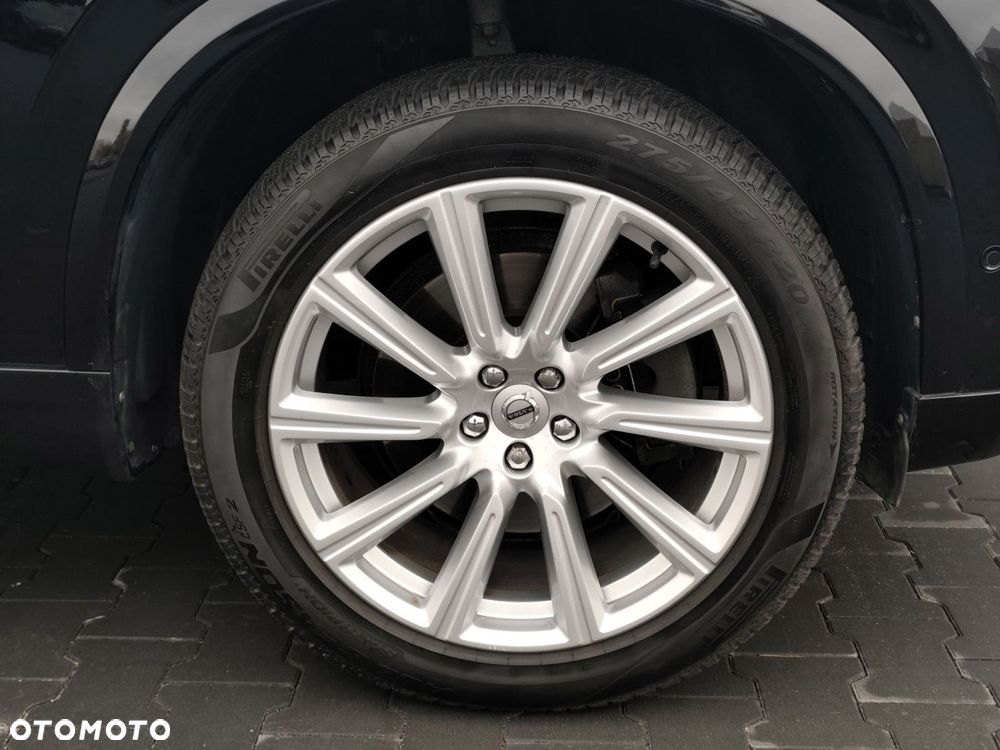 Volvo XC 90 - 9