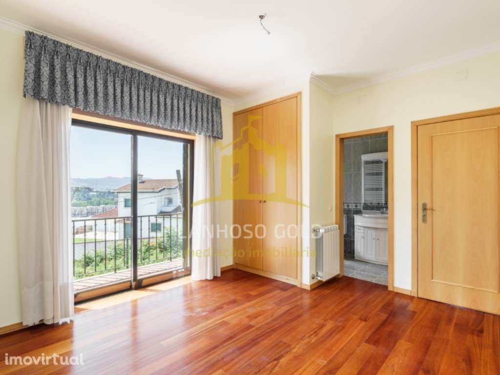 Moradia T4 em Amares - Conforto, Espaço e Excelente Localização - Grande imagem: 4/33