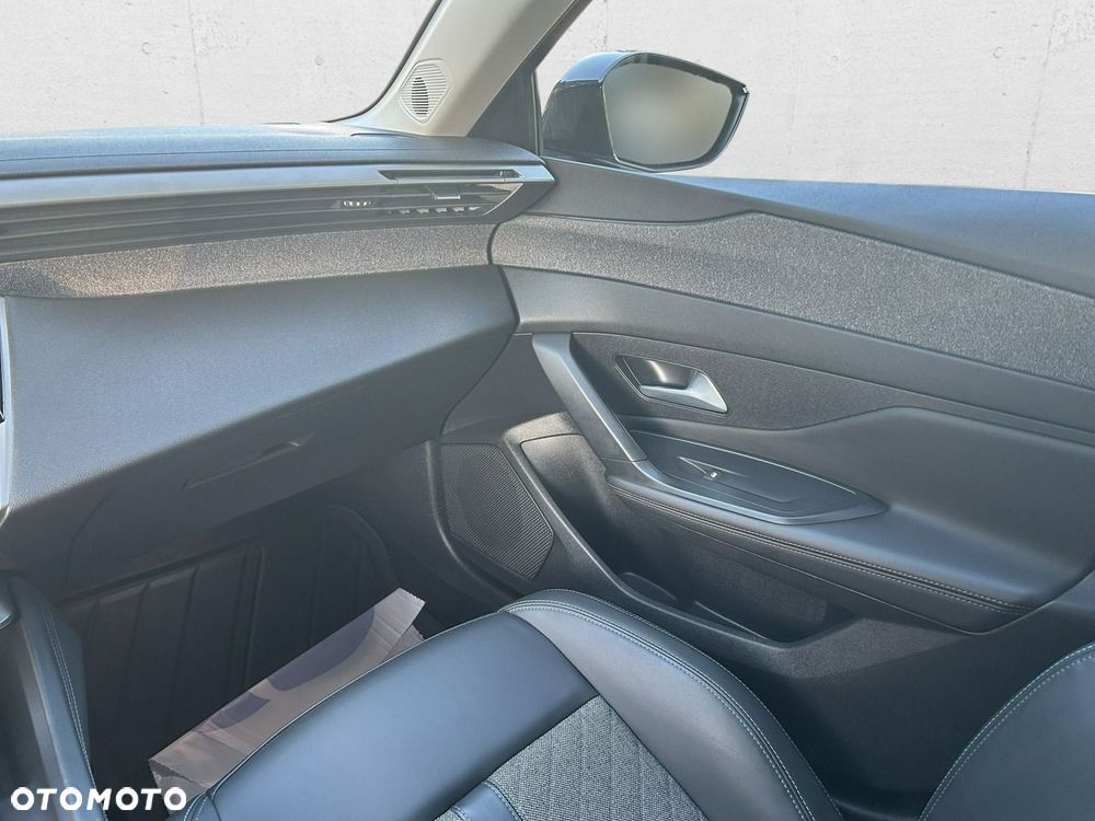 Peugeot 408 - 17