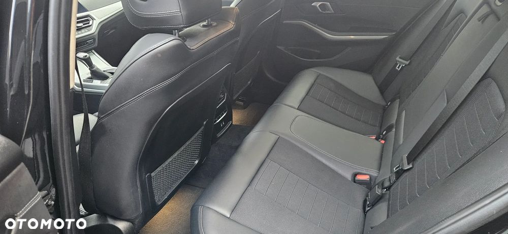 BMW Seria 3 318d Edition Luxury Line Purity - 27