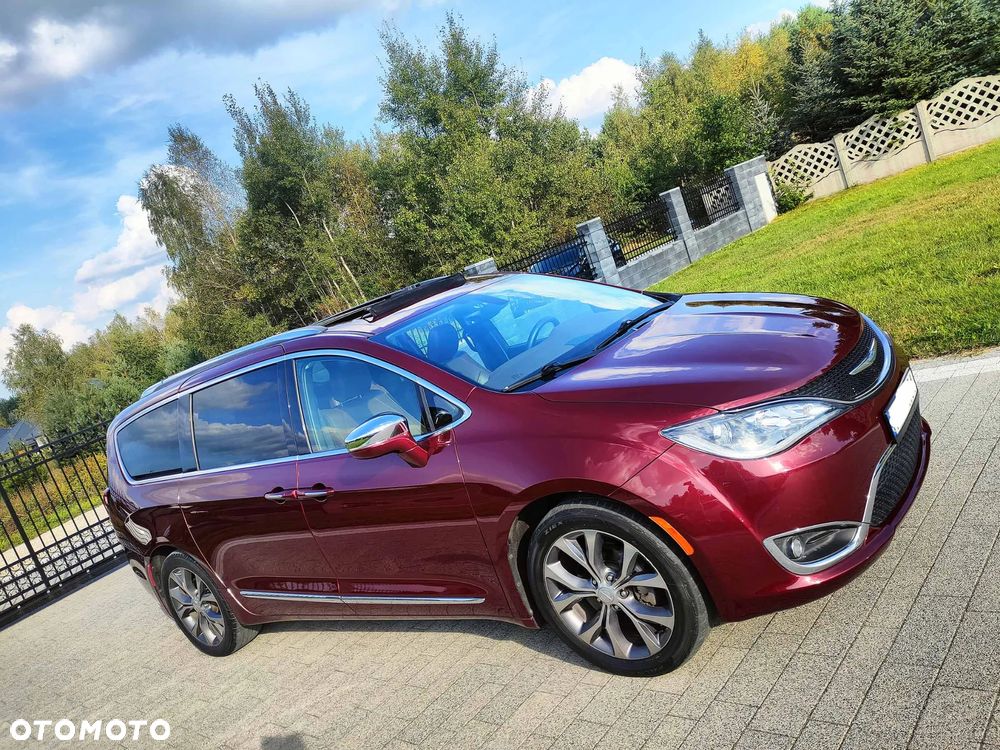 Chrysler Pacifica - 26