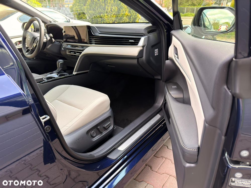 Toyota Camry 2.5 Hybrid Executive CVT - 8
