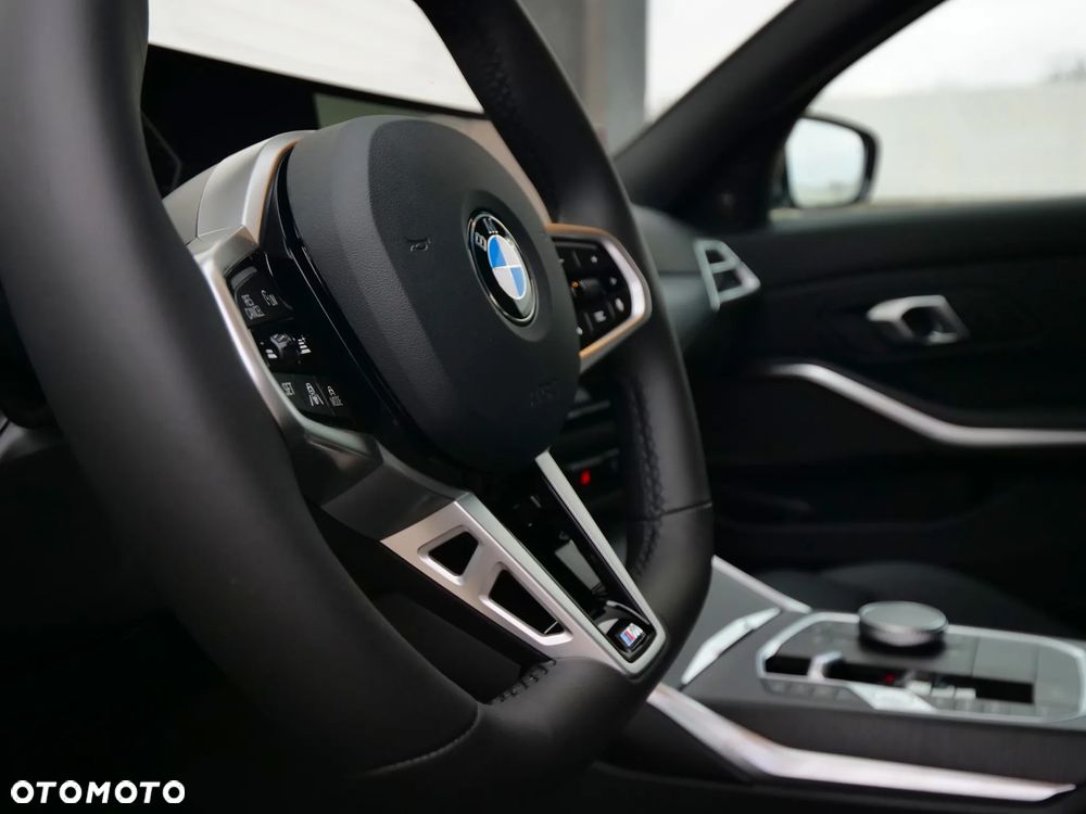 BMW Seria 3 330i xDrive M Sport sport - 19