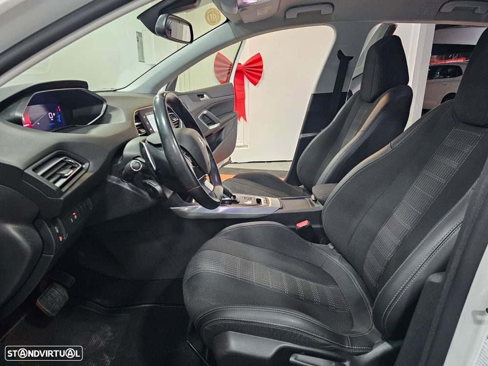 Peugeot 308 SW 1.2 PureTech Allure EAT8 - 11