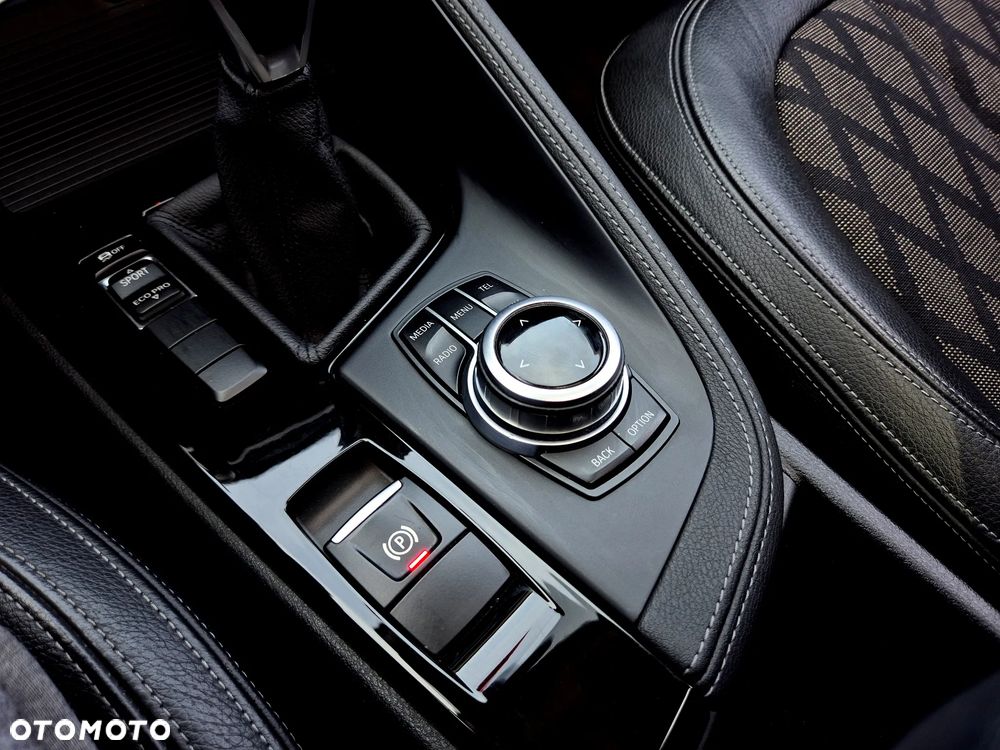 BMW X1 sDrive18d xLine - 20