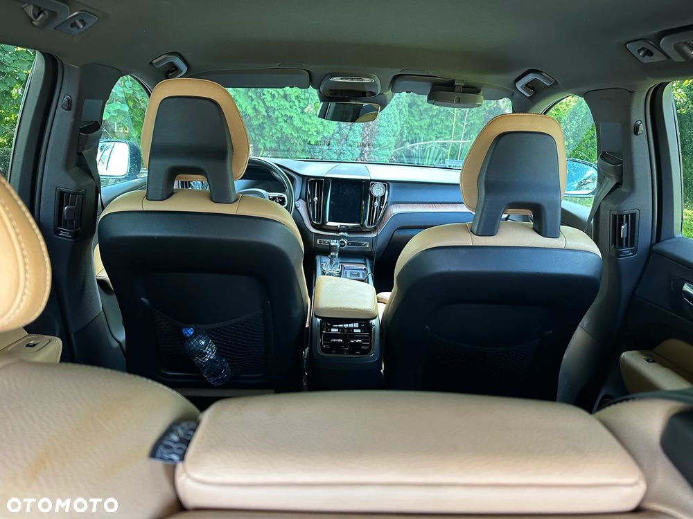 Volvo XC 60 D5 AWD Geartronic Inscription - 24