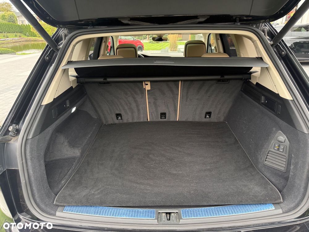 Volkswagen Touareg - 18