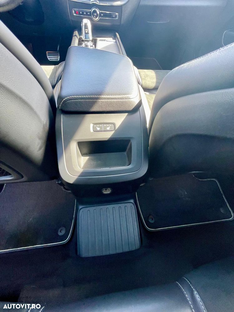 Volvo XC 60 T8 Twin Engine AWD R-Design - 19