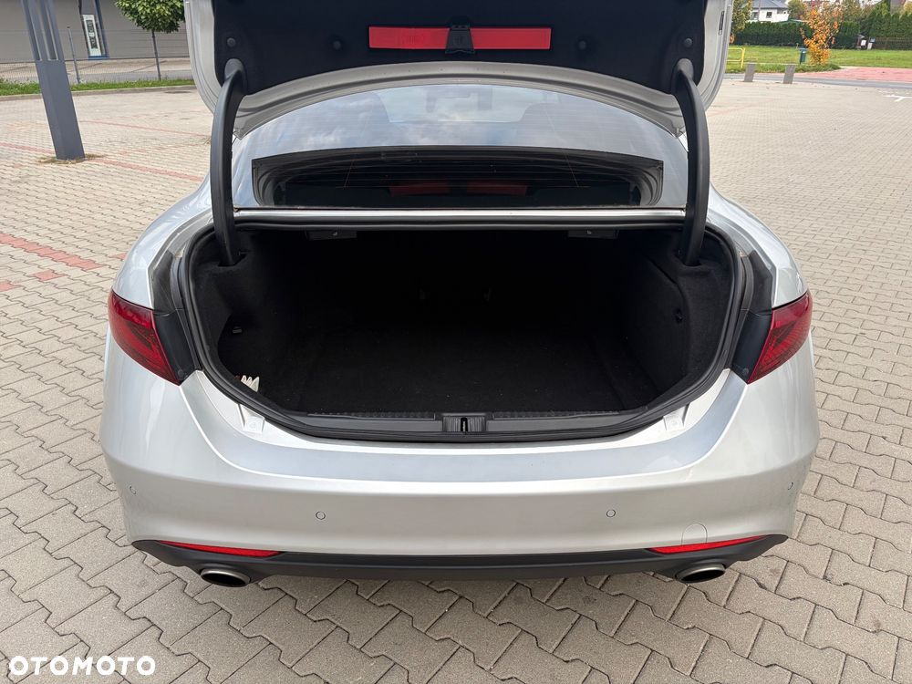 Alfa Romeo Giulia 2.0 Turbo 16V AT8-Q4 Veloce - 7
