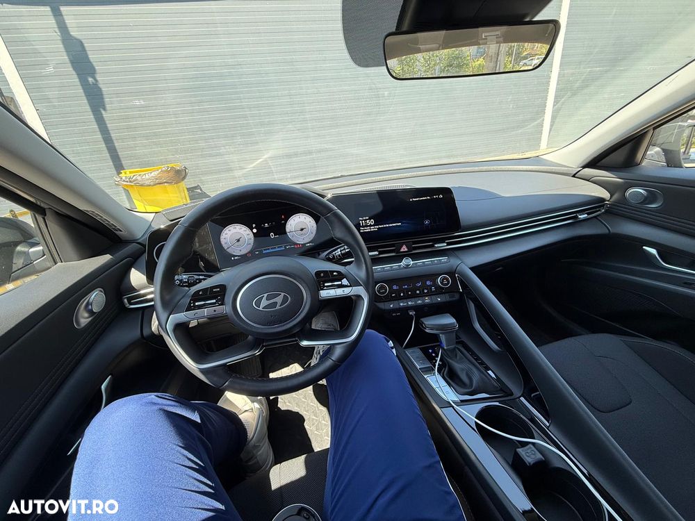 Hyundai Elantra 1.6 l 123 CP CVT Highway - 19