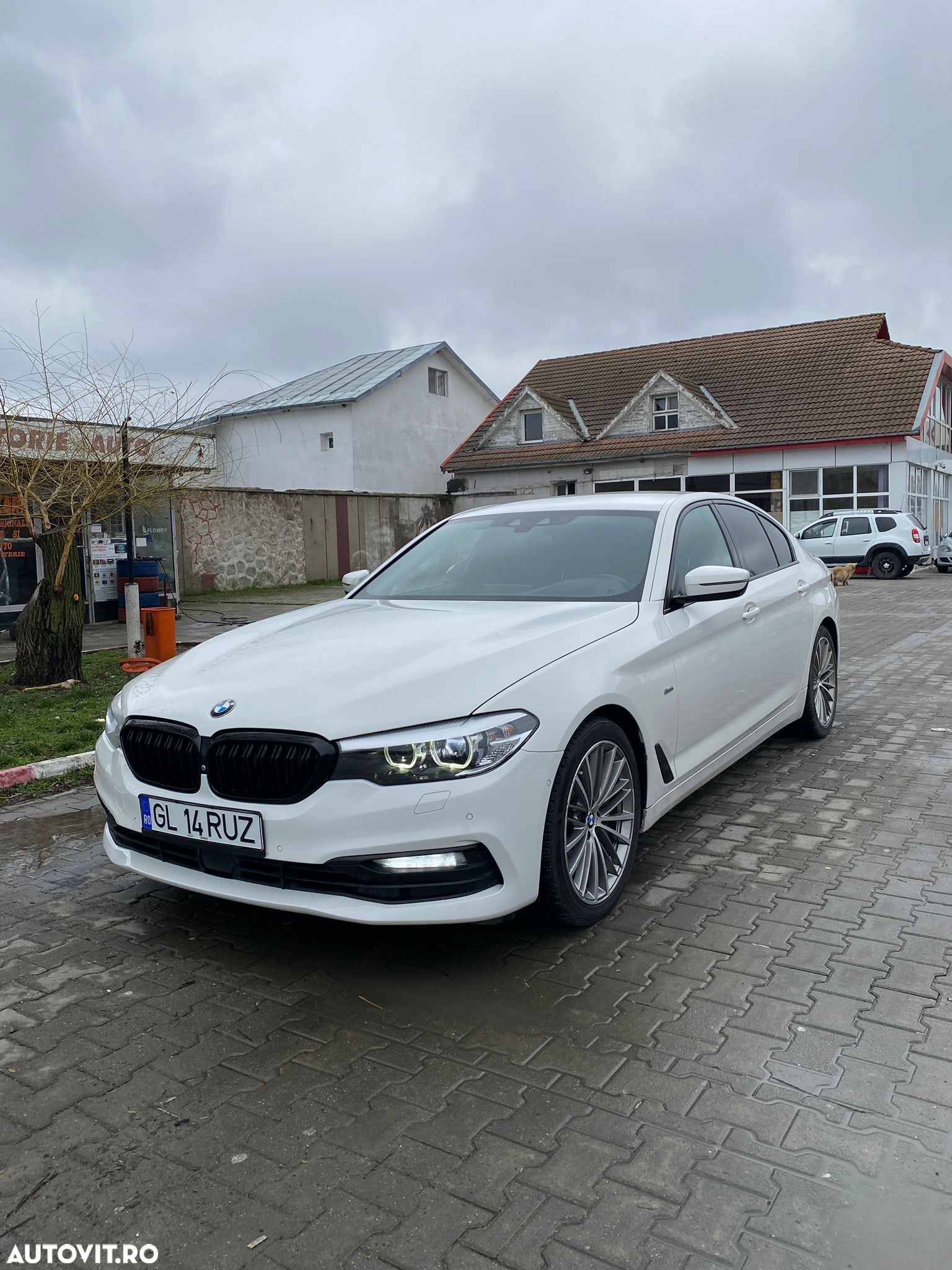 BMW Seria 5 530d Touring Aut. Sport Line - 1