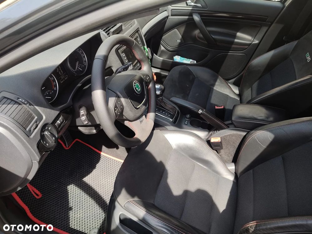 Skoda Octavia 2.0 TDI RS DSG - 29