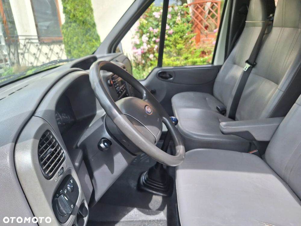 Ford Transit - 9